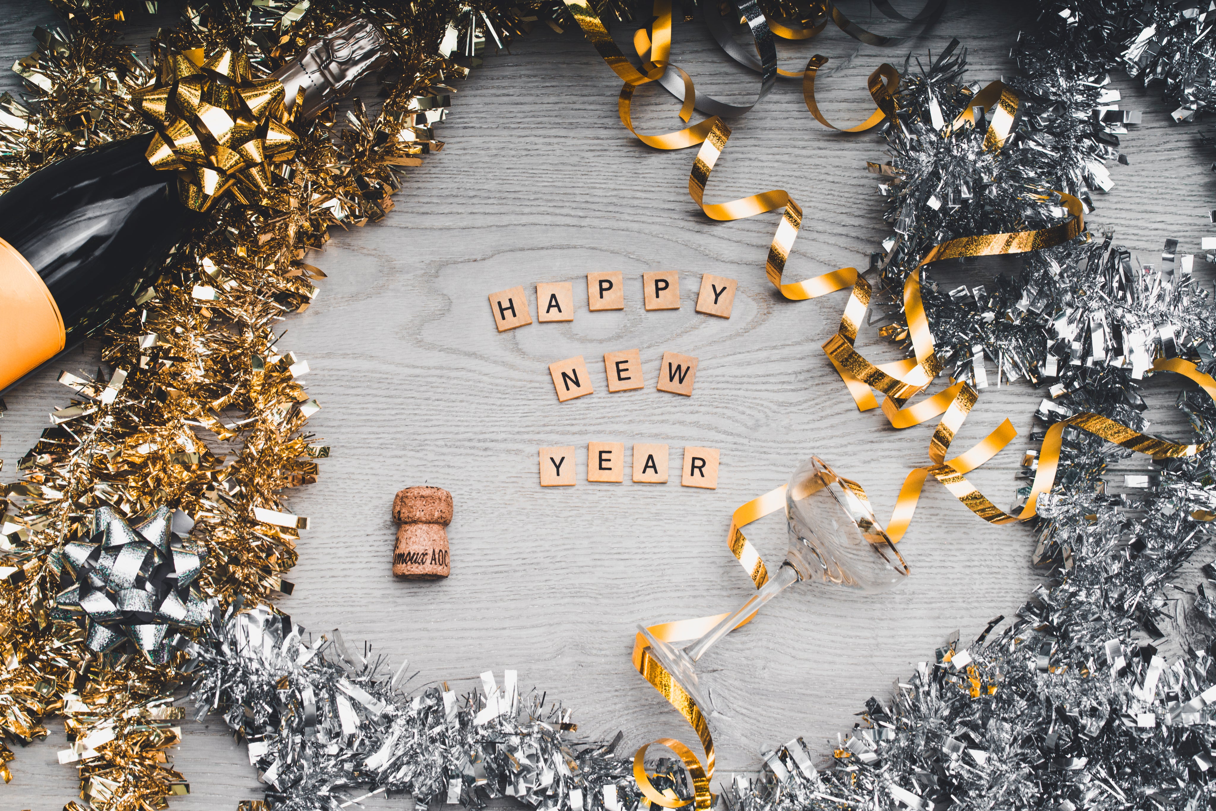 https://www.allpetsolutions.co.uk/cdn/shop/files/happy-new-year-flatlay.jpg?v=1704110750&width=5760